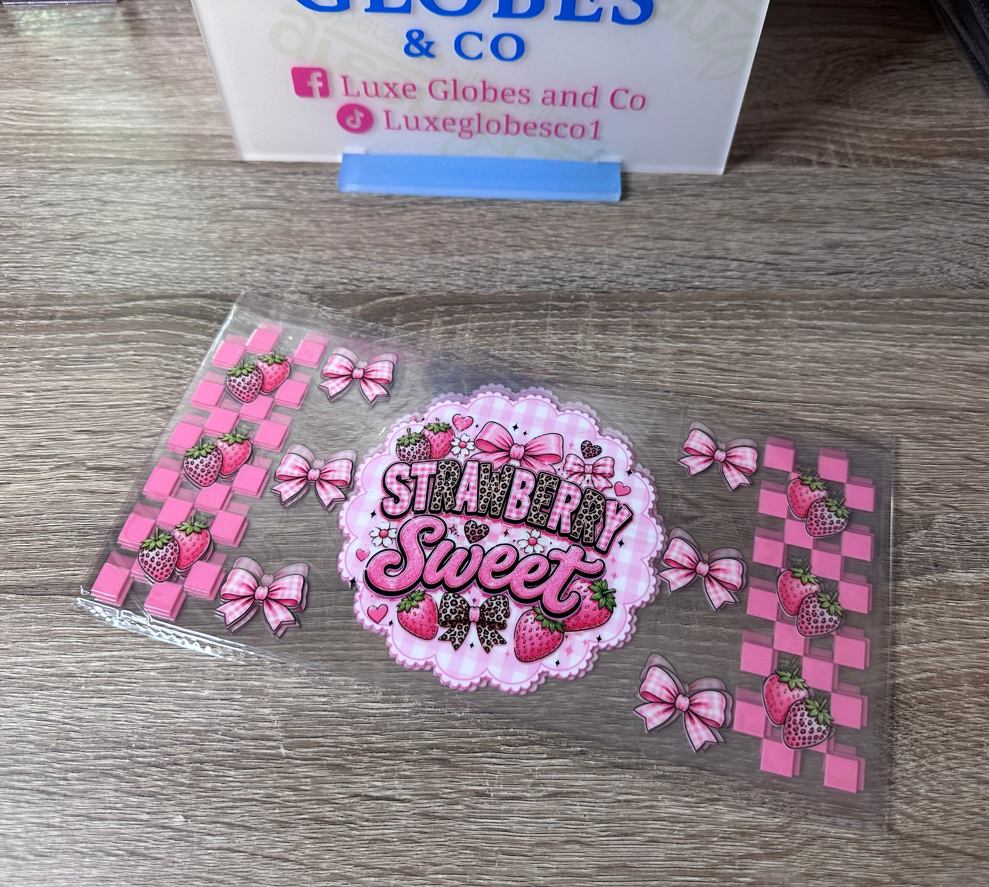 Strawberry sweet 16oz UV DTF wrap